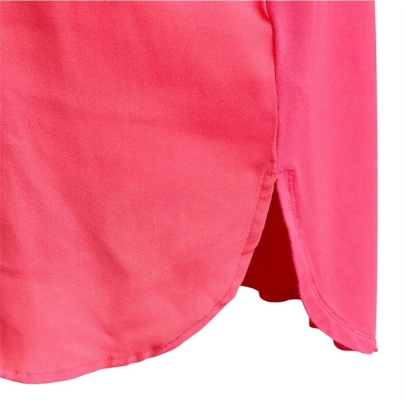 Reitmans Classic V-Neck Sleeveless Blouse - Picture 4 of 10